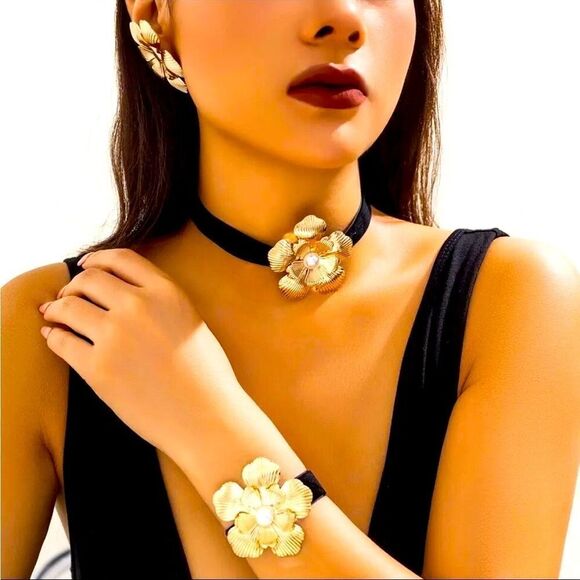 Black Velvet Gold Rose Flower Choker Necklace Bracelet Earrings Jewelry Set NEW! - Picture 4 of 6